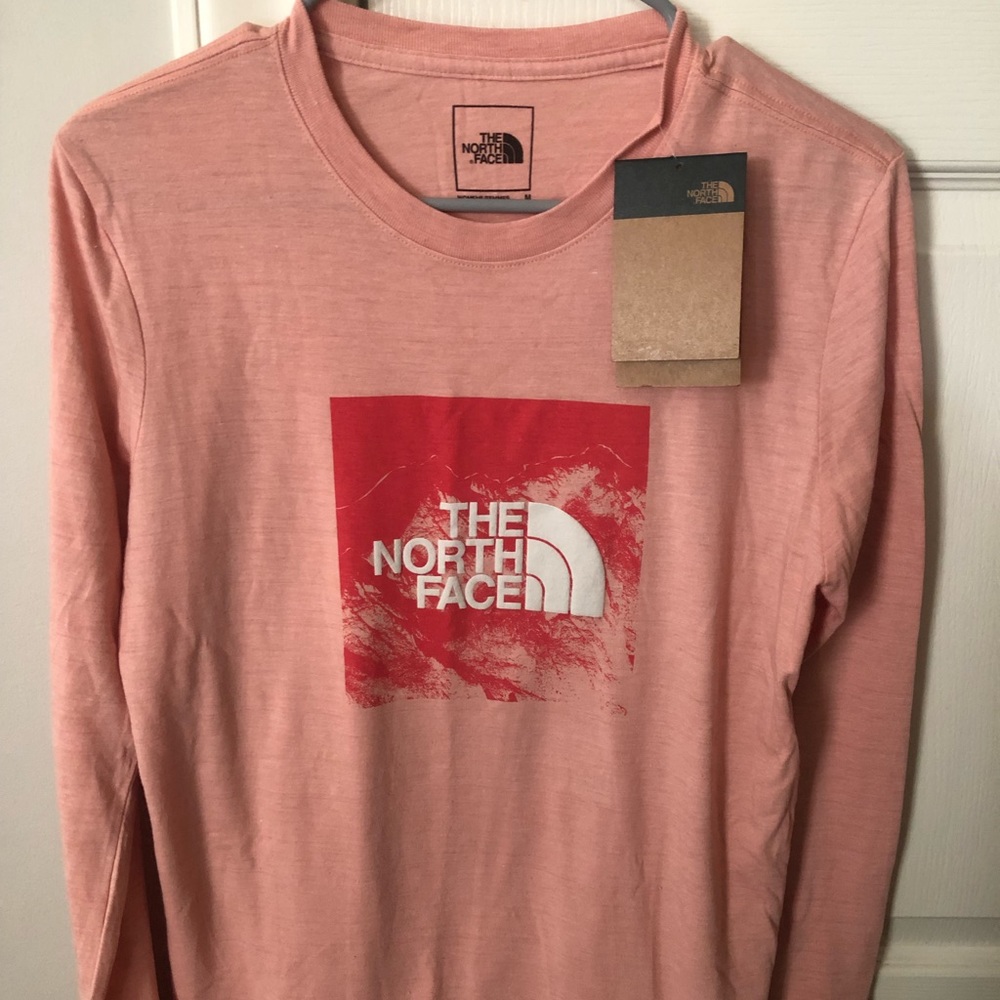 The North Face Women’s Long Sleeve T-shirt Sz Medium NWT